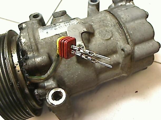 Foto: KOMPRESSOR KLIMAANLAGE eines Peugeot 206 75 Combispace