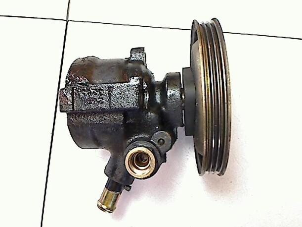 Foto: LENKGETRIEBEPUMPE eines Fiat Punto 60 Combispace