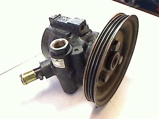 Foto: LENKGETRIEBEPUMPE eines Fiat Punto 60 Combispace
