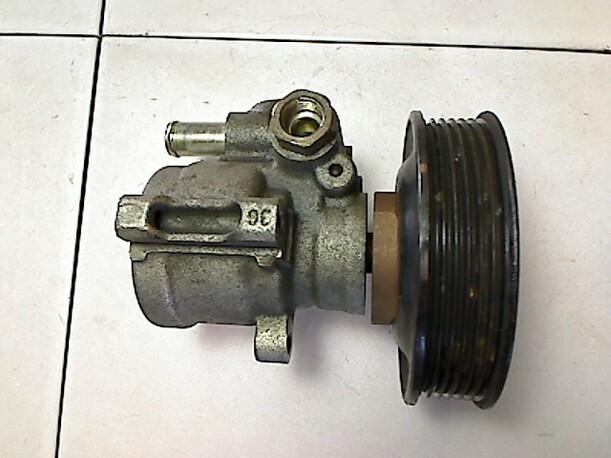Foto: LENKGETRIEBEPUMPE eines Seat Arosa 1.0 Combispace