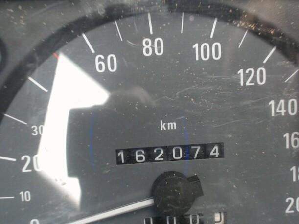 Foto: TACHOEINHEIT / TACHOMETER eines Opel Omega Caravan 2.2 16 V Combispace
