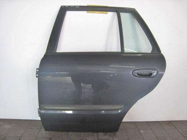 Foto: TÜR HINTEN LINKS eines Mazda 626 2.0 TD Combispace