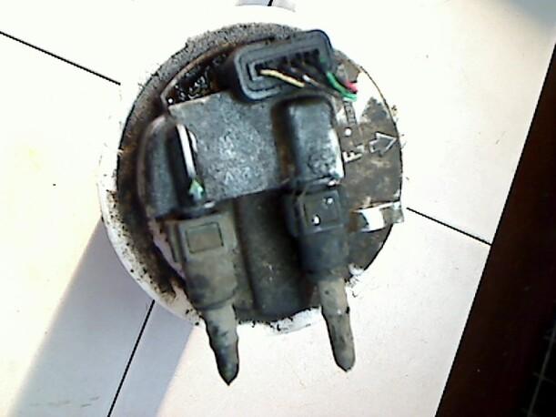 Foto: KRAFTSTOFFPUMPE eines Peugeot 206 60 Combispace