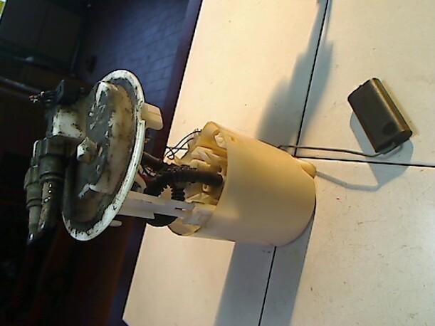 Foto: KRAFTSTOFFPUMPE eines Peugeot 206 60 Combispace