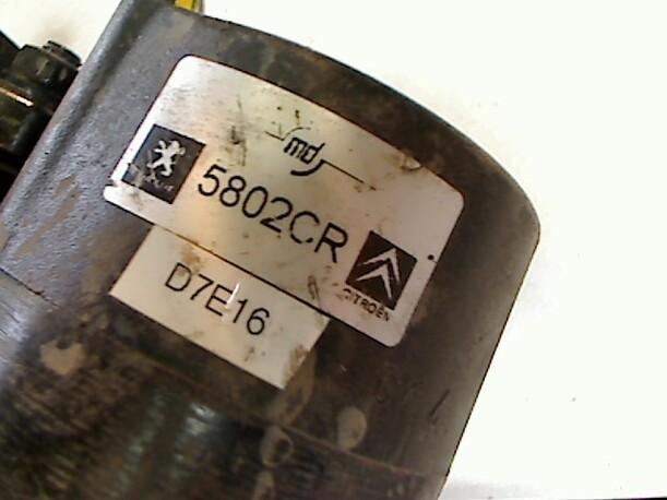 Foto: ANLASSER / STARTER eines Peugeot 206 60 Combispace