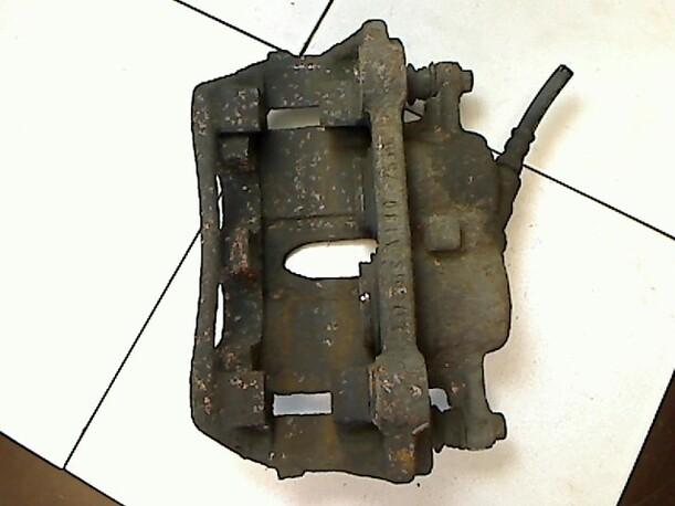 Foto: BREMSSATTEL VORN LINKS eines Renault Grand Espace 2.2 dCi
