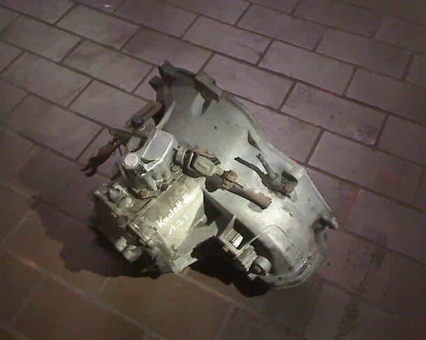 Foto: SCHALTGETRIEBE 4 GANG eines OPEL KADETT 1,2