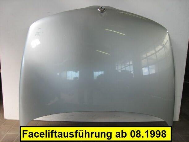 Foto: MOTORHAUBE eines Renault Laguna 1.8 16V