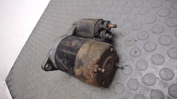 Foto: ANLASSER / STARTER eines Mazda 121 16V Canvas Top