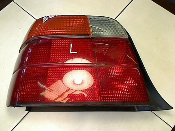 Foto: HECKLEUCHTE / RÜCKLICHT LINKS eines BMW 318tds compact