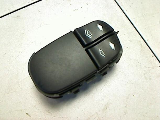 Foto: FENSTERHEBERSCHALTER eines Ford Focus Turnier DI