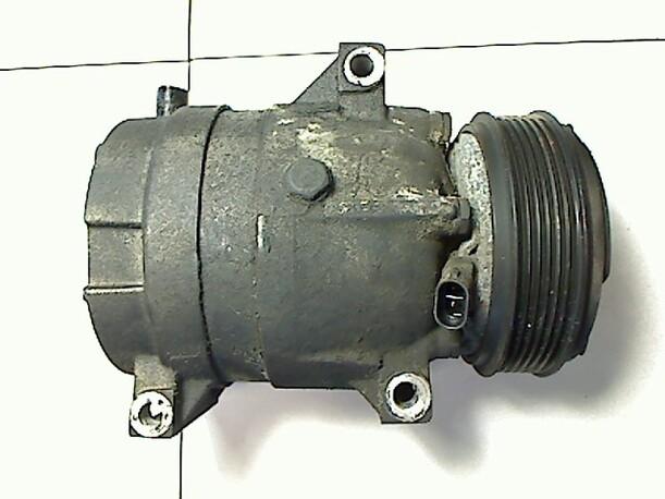 Foto: KOMPRESSOR KLIMAANLAGE eines Renault Laguna Grandtour 2.2 dCi