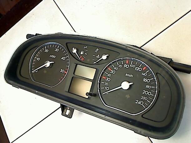 Foto: TACHOEINHEIT eines Renault Laguna Grandtour 2.2 dCi
