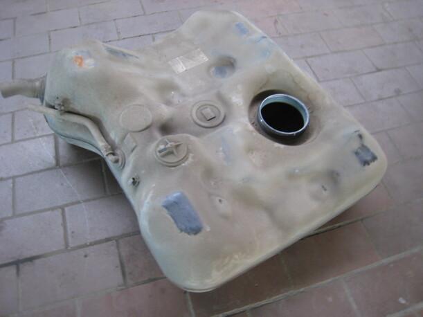 Foto: KRAFTSTOFFTANK eines Honda Civic 1.4i