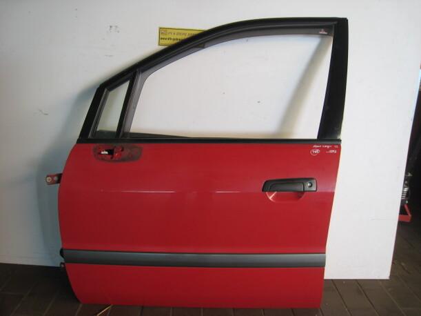 Foto: TÜR VORNE LINKS eines Mitsubishi Space Wagon GDI S