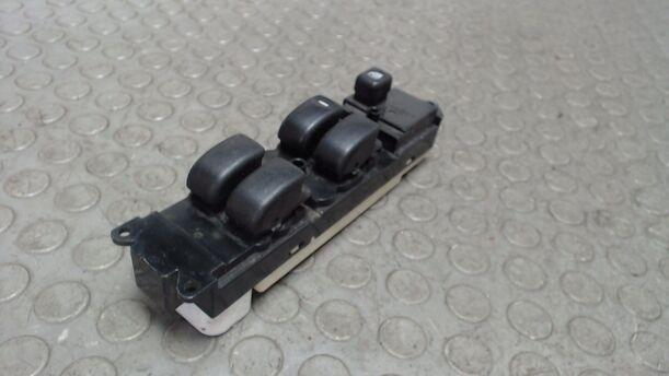 Foto: FENSTERHEBERSCHALTER eines Mitsubishi Space Wagon GDI S