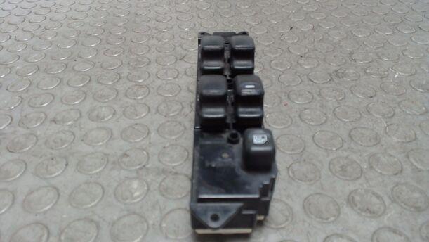 Foto: FENSTERHEBERSCHALTER eines Mitsubishi Space Wagon GDI S
