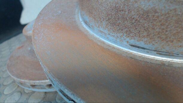 Foto: BREMSSCHEIBENPAAR HINTEN eines Mitsubishi Space Wagon GDI S
