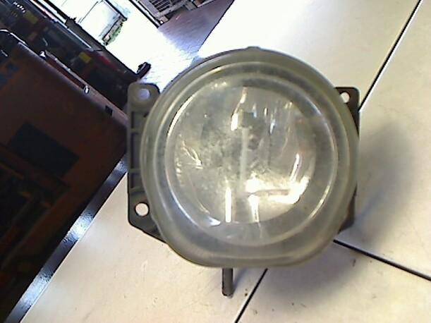 Foto: NEBELSCHEINWERFER  LINKS eines Alfa Romeo 156 1.9 JTD S