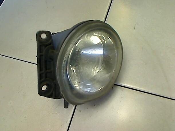 Foto: NEBELSCHEINWERFER  LINKS eines Alfa Romeo 156 1.9 JTD S