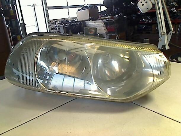 Foto: SCHEINWERFER RECHTS eines Alfa Romeo 156 1.9 JTD S