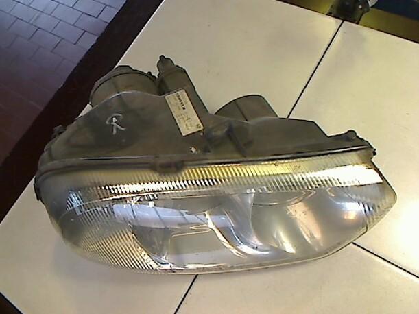 Foto: SCHEINWERFER RECHTS eines Alfa Romeo 156 1.9 JTD S