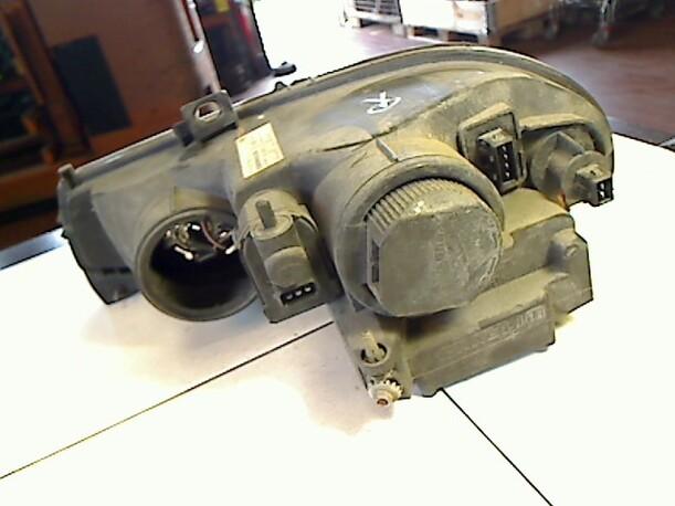 Foto: SCHEINWERFER RECHTS eines Alfa Romeo 156 1.9 JTD S