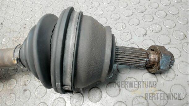 Foto: ANTRIEBSWELLE LINKS eines Alfa Romeo 156 1.9 JTD S