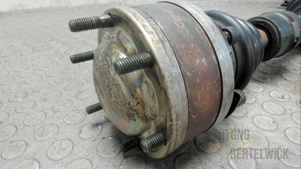 Foto: ANTRIEBSWELLE LINKS eines Alfa Romeo 156 1.9 JTD S