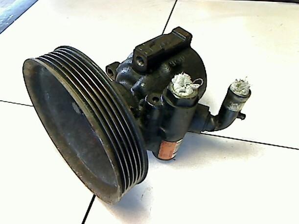 Foto: LENKGETRIEBEPUMPE eines Alfa Romeo 156 1.9 JTD S