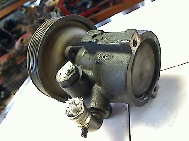Foto: LENKGETRIEBEPUMPE eines Alfa Romeo 156 1.9 JTD S