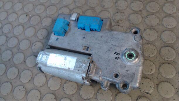 Foto: SCHIEBEDACHMOTOR eines Audi A4 1.6 GL