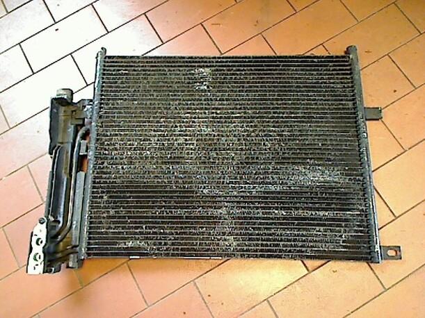 Foto: KONDENSATOR KLIMAANLAGE eines BMW 318i