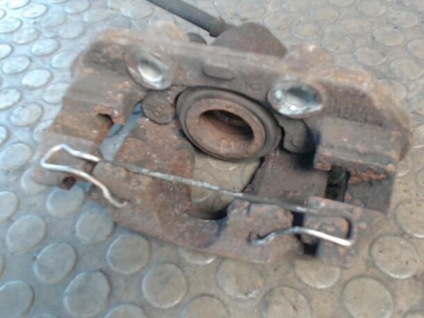 Foto: BREMSSATTEL VORN LINKS eines Opel Vectra Top