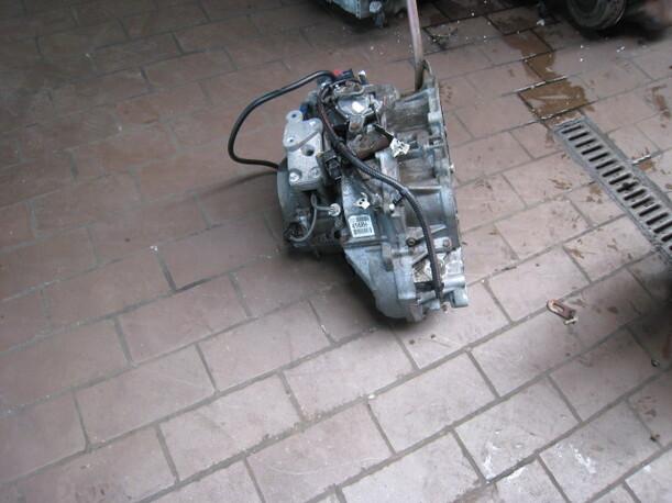 Foto: AUTOMATIK-GETRIEBE eines Opel Astra 1.6 S