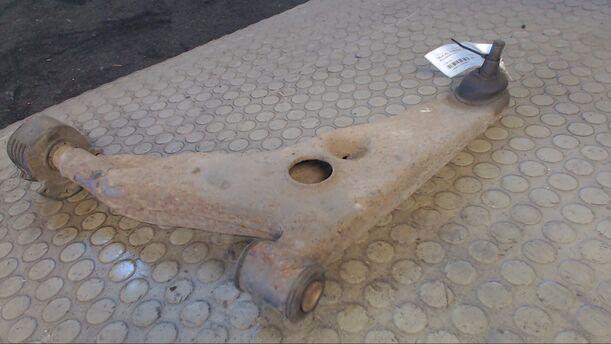 Foto: QUERLENKER VORN LINKS eines Mitsubishi Colt 1300 S