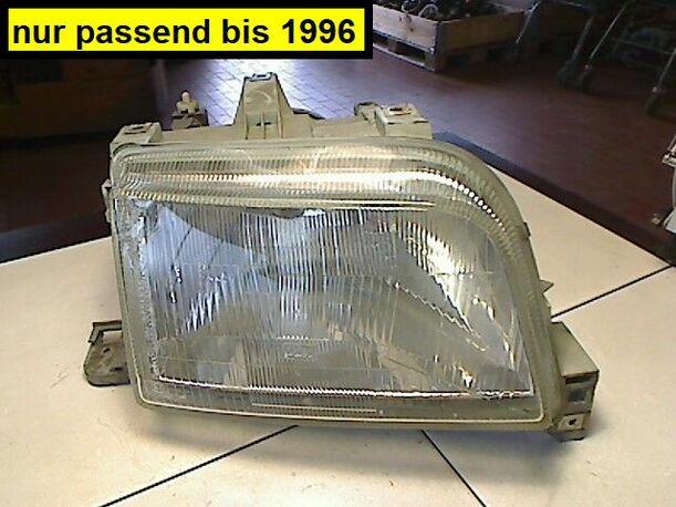 Foto: SCHEINWERFER  RECHTS eines Renault Clio S