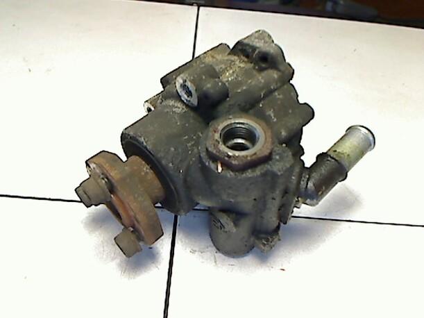 Foto: LENKGETRIEBEPUMPE eines VW Golf 1.8 S