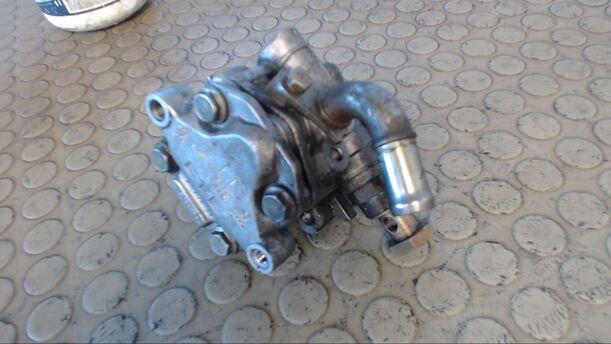 Foto: LENKGETRIEBEPUMPE eines VW Passat Variant 1.9 TDI S