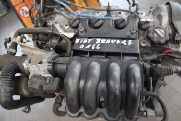 Foto: MOTOR 182B2000 eines Fiat Bravo 80 16V S