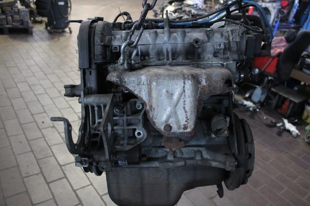 Foto: MOTOR 182B2000 eines Fiat Bravo 80 16V S