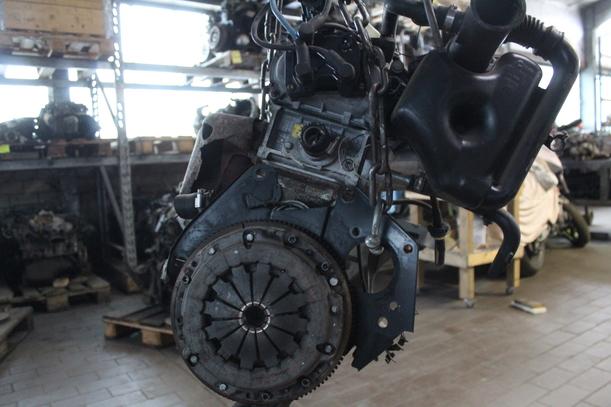 Foto: MOTOR 182B2000 eines Fiat Bravo 80 16V S