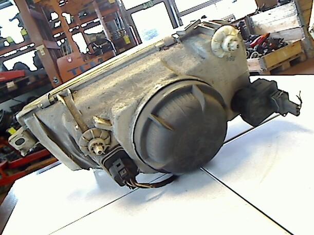 Foto: SCHEINWERFER RECHTS eines VW Vento 1.9 TDI S