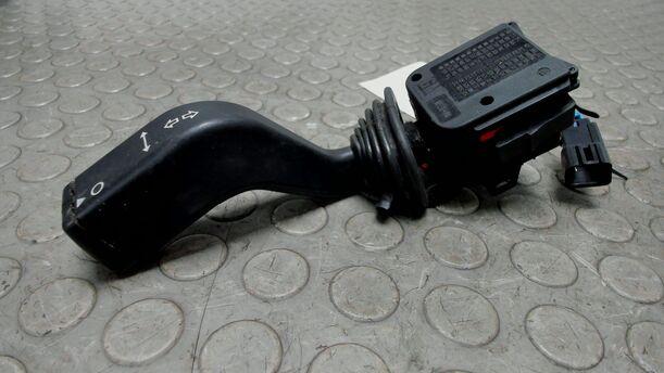 Foto: BLINKSCHALTER/KOMBISCHALTER eines Opel Vectra 2.0 Caravan S
