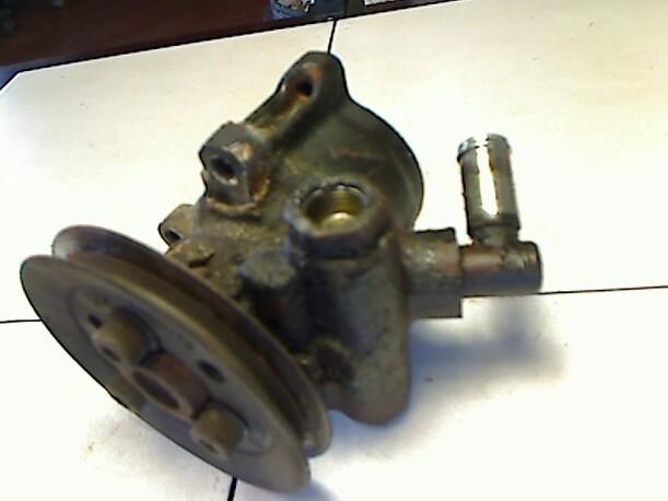 Foto: LENKGETRIEBEPUMPE eines VW Passat Variant 1.8 S