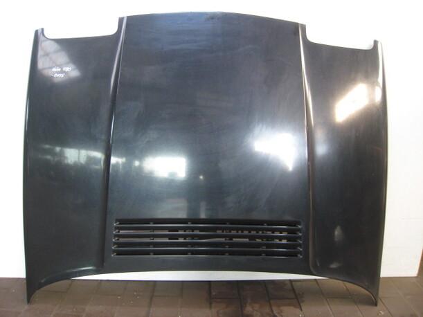 Foto: MOTORHAUBE eines Volvo 480