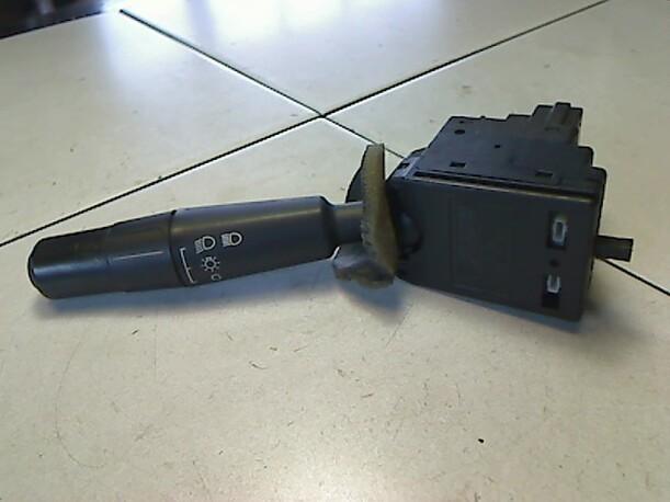 Foto: BLINKSCHALTER/KOMBISCHALTER L eines Peugeot 306 S