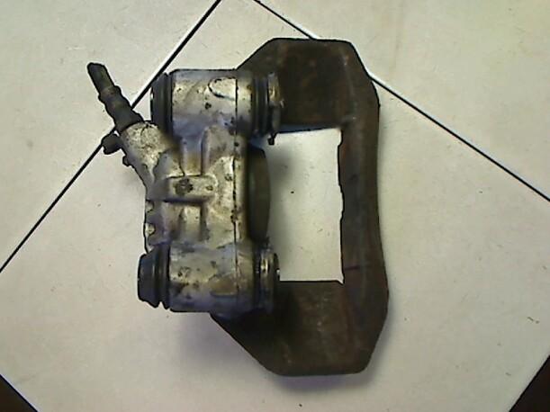 Foto: BREMSSATTEL VORN LINKS eines Citroen Saxo 1.1 S