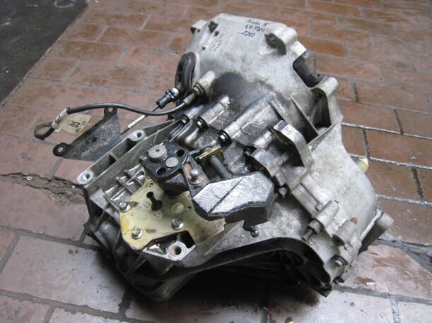 Foto: SCHALTGETRIEBE 5-GANG eines Ford Mondeo 2.0 Turnier TDCi S