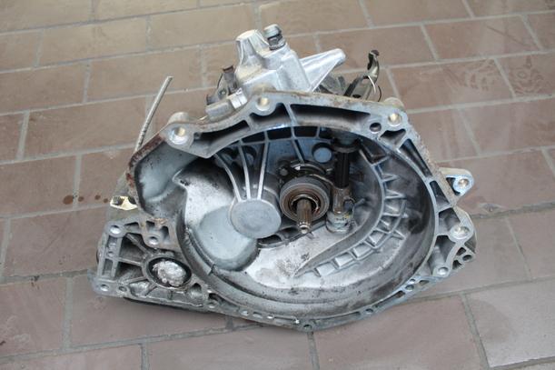 Foto: SCHALTGETRIEBE 5-GANG eines Opel Astra S